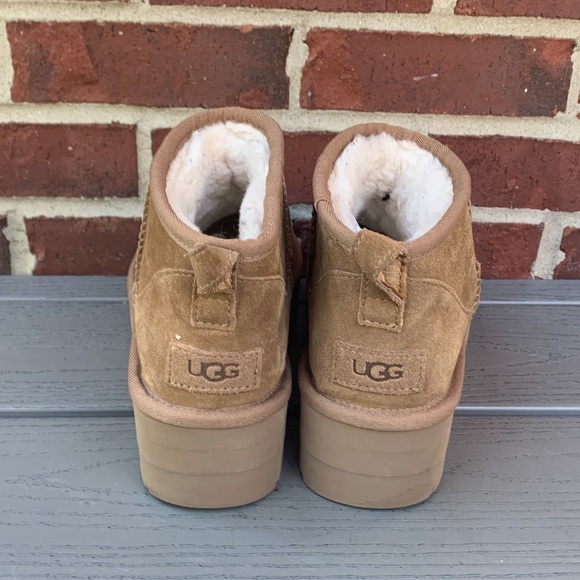 UGG Classic Mini Platform Boot - Picture 3 of 16